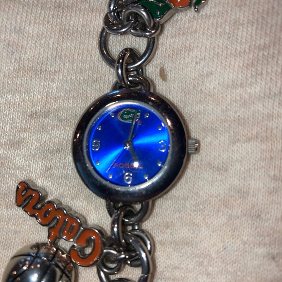 Womens Florida Gator Charm Bracelet Watch - Picture 4 of 6
